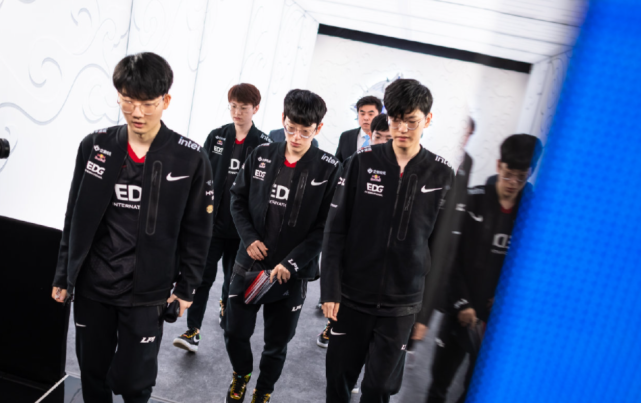 继续延伸成 继续延伸成